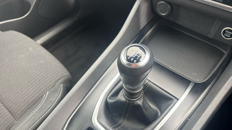 Nissan Qashqai 1.3 DiG-T MH Acenta Premium 5dr Petrol Hatchback